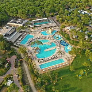 5* Vakantiepark Mediterraneo Village